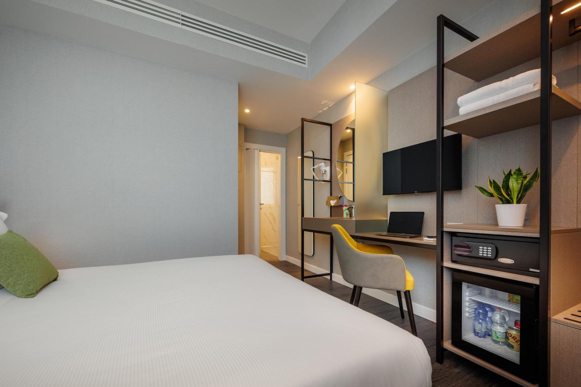 Ih Hotels Milano Centrale Екстериор снимка
