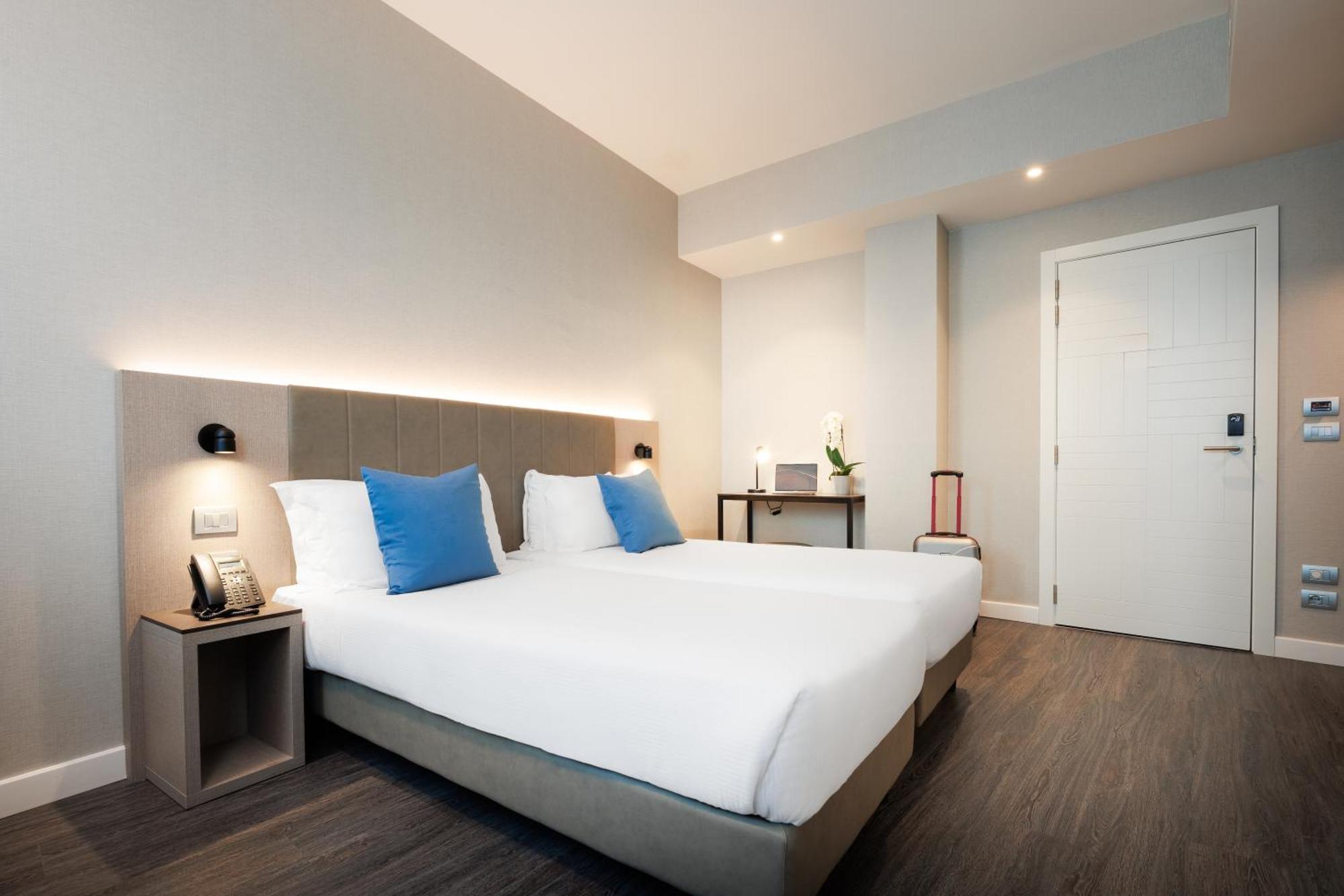 Ih Hotels Milano Centrale Екстериор снимка