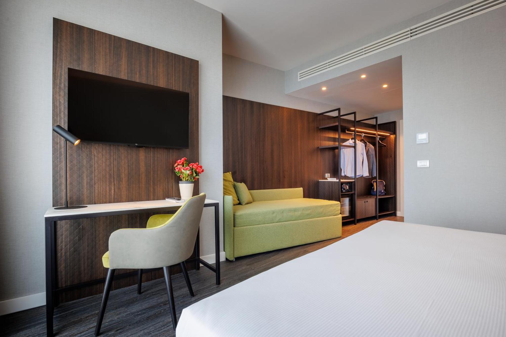Ih Hotels Milano Centrale Екстериор снимка