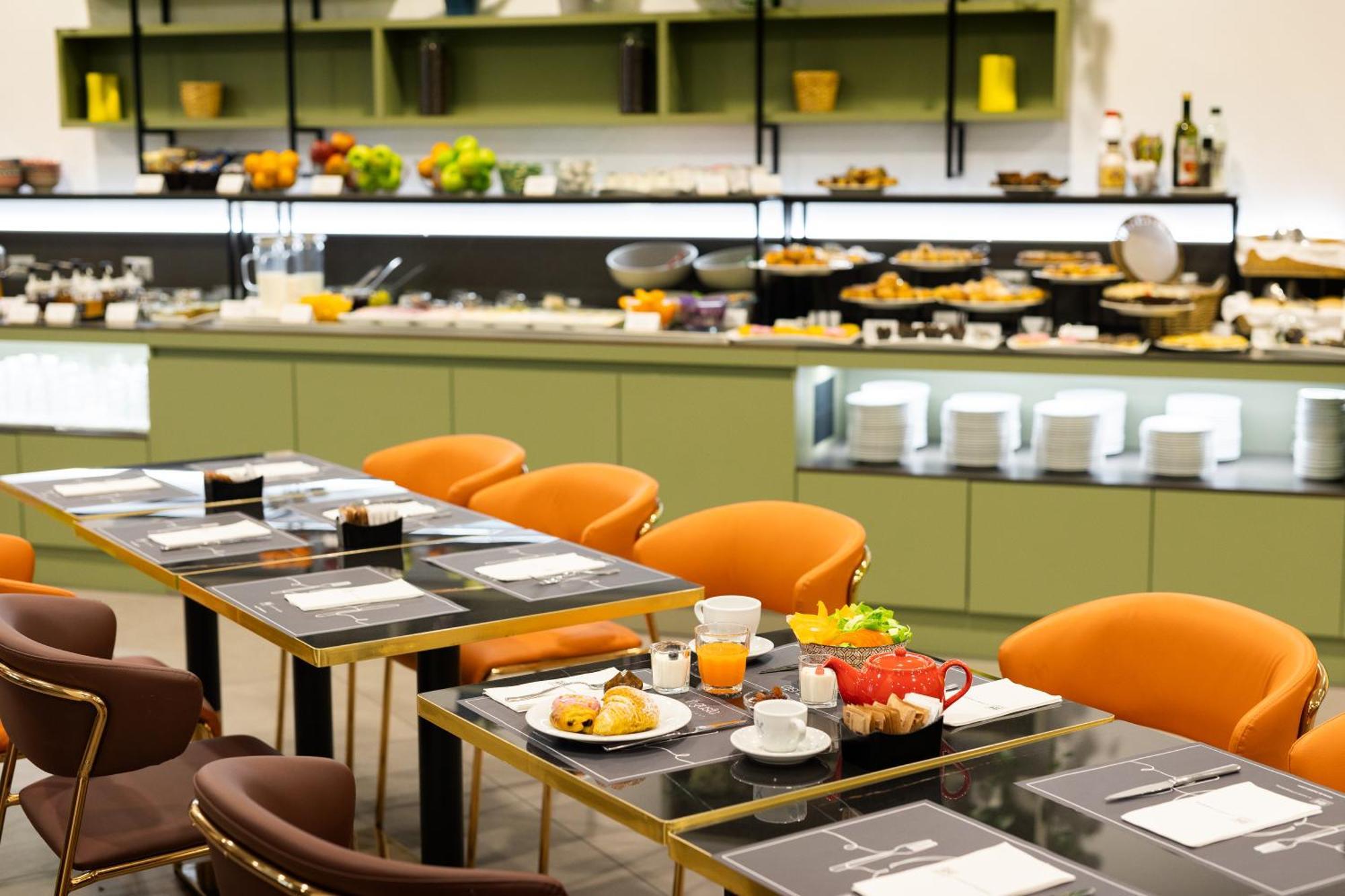 Ih Hotels Milano Centrale Екстериор снимка