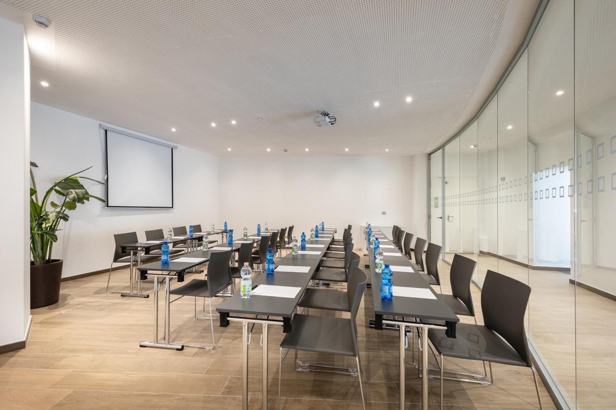 Ih Hotels Milano Centrale Екстериор снимка