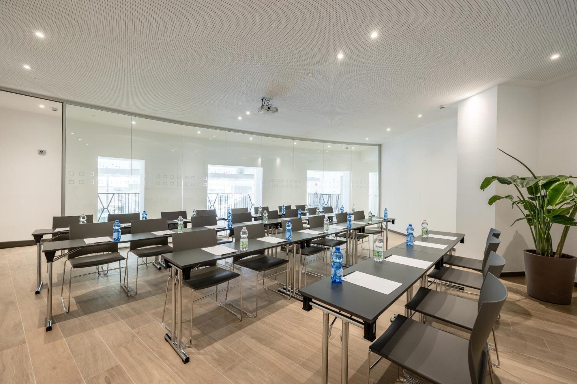 Ih Hotels Milano Centrale Екстериор снимка