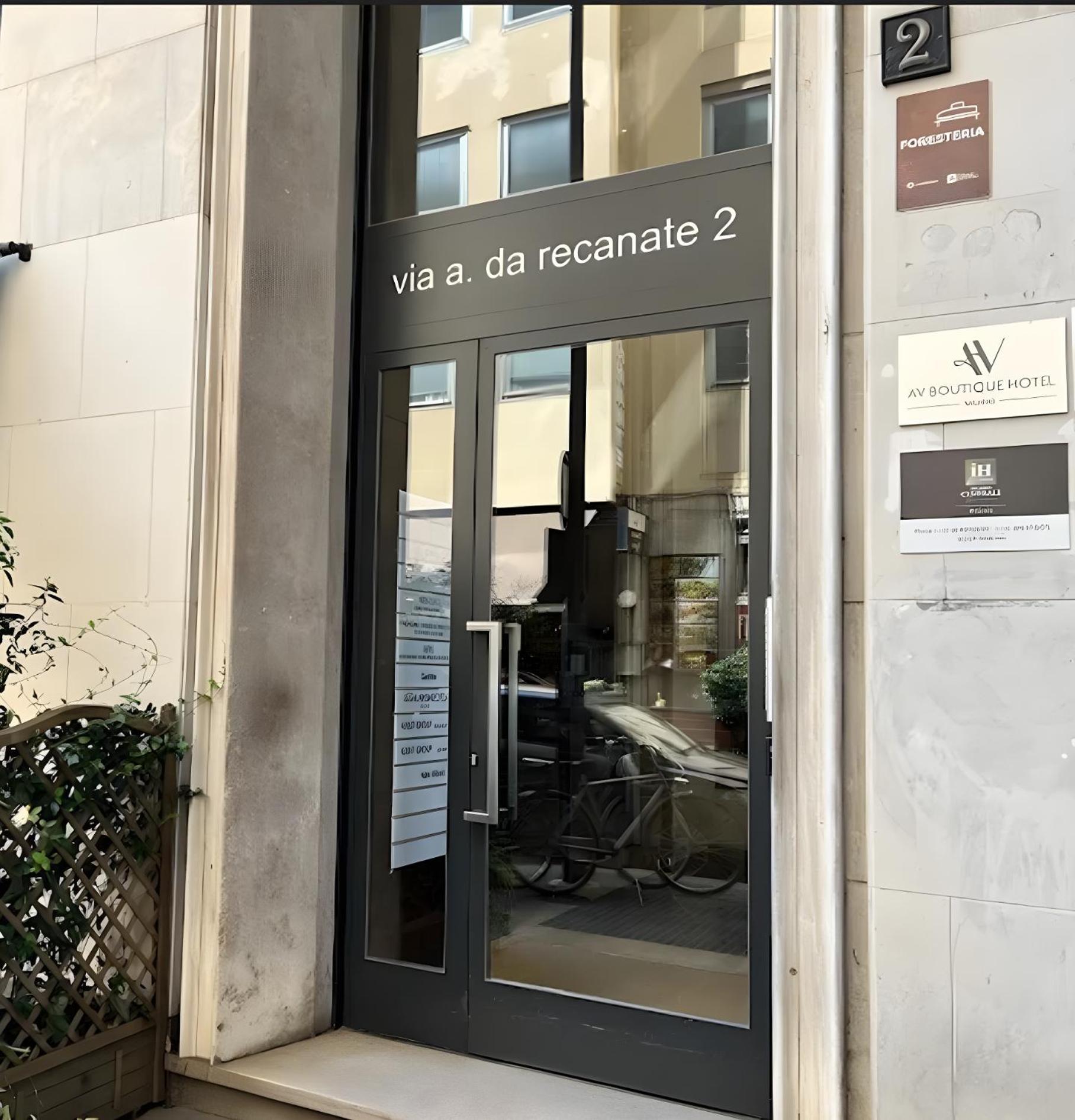 Ih Hotels Milano Centrale Екстериор снимка